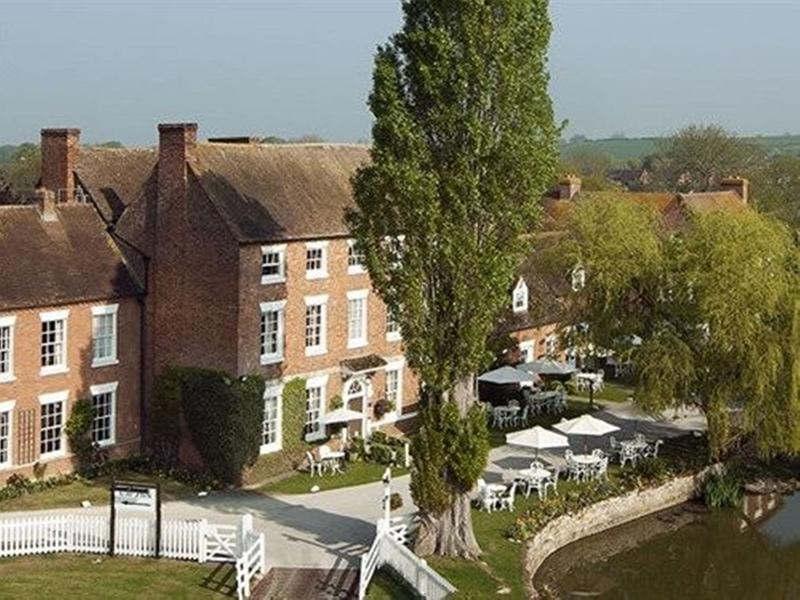 Corse Lawn House Hotel Exterior photo